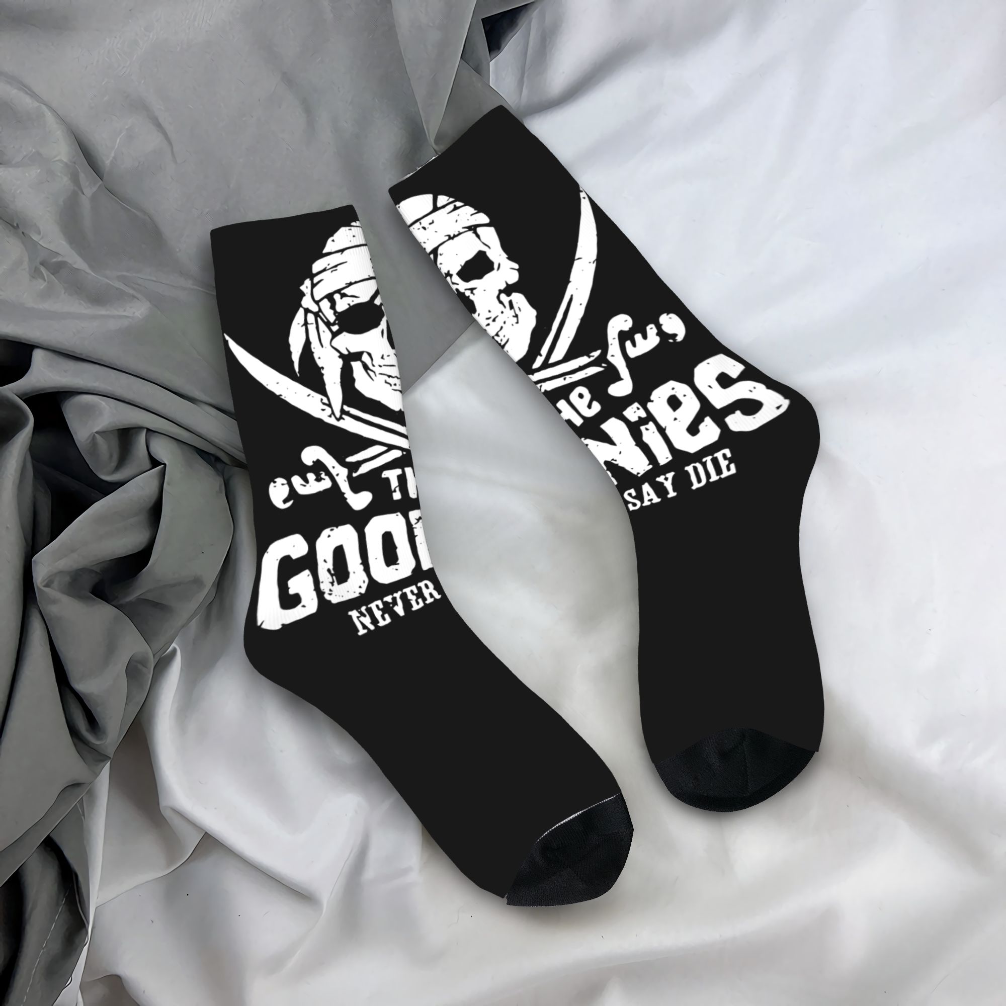Custom Novelty Men's The Gooni - Dress Sock Men บทวิจารณ์และราคา