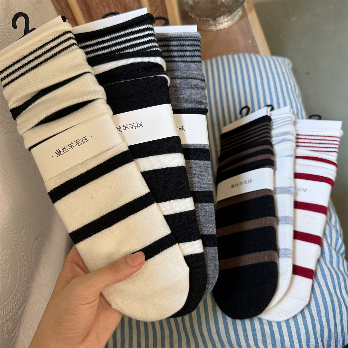 SP&CITY Korean Winter Striped  - Silk Sock Bamboo บทวิจารณ์และราคา